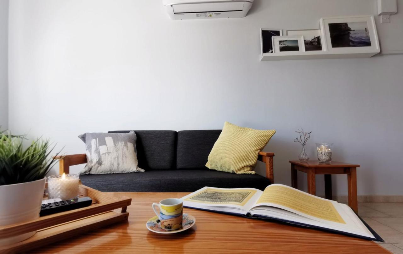 Anemomylos Guesthouse パラリムニ エクステリア 写真